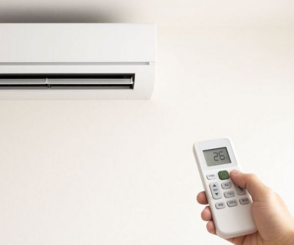 一回家就開冷氣？避免電費暴衝：揭露 5 大吹冷氣 NG 習慣與省電正確解法